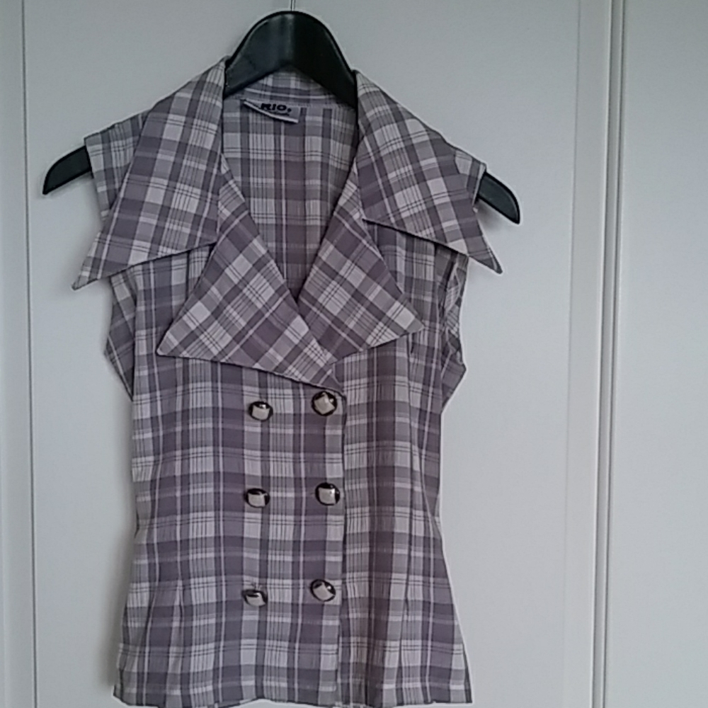 RIO Sleeveless Top